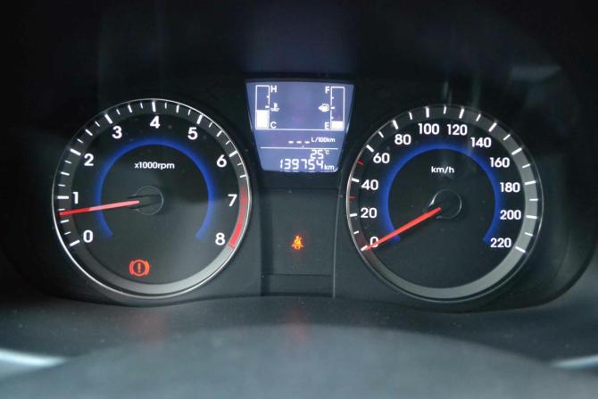 Hyundai Solaris I Рестайлинг с пробегом 2014 года, цена 990 000 рублей, 139750 км, хэтчбек, Автокод Объявления
