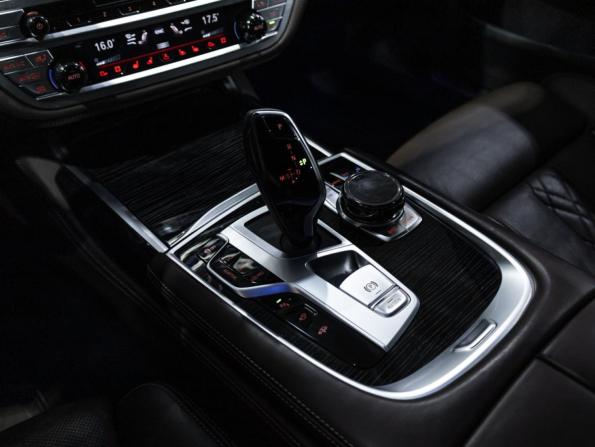 BMW 7 серии VI (G11/G12) Рестайлинг с пробегом 2019 года, цена 5 399 585 рублей, 187426 км, седан, Автокод Объявления