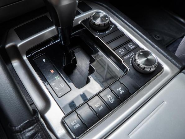 Toyota Land Cruiser 200 Series Рестайлинг 2 с пробегом 2016 года, цена 4 300 000 рублей, 271568 км, внедорожник, Автокод Объявления