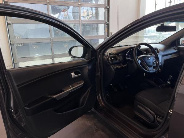 Kia Rio III Рестайлинг с пробегом 2016 года, цена 535 000 рублей, 362332 км, седан, Автокод Объявления