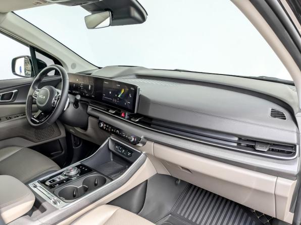 Kia Carnival IV Рестайлинг с пробегом 2024 года, цена 5 880 000 рублей, 19576 км, минивэн, Автокод Объявления