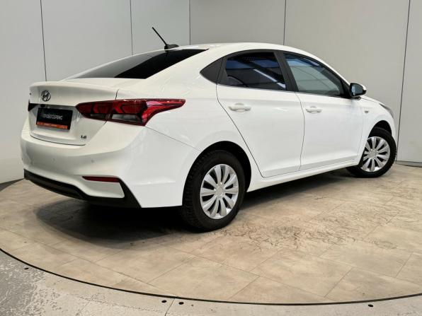 Hyundai Solaris II с пробегом 2020 года, цена 1 470 000 рублей, 156040 км, седан, Автокод Объявления
