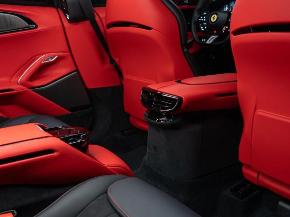 Новый Ferrari Purosangue 2026 года, цена 66 990 000 рублей, внедорожник, Автокод Объявления