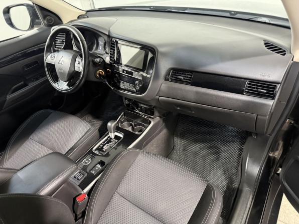 Mitsubishi Outlander III Рестайлинг 3 с пробегом 2019 года, цена 2 119 800 рублей, 115500 км, внедорожник, Автокод Объявления