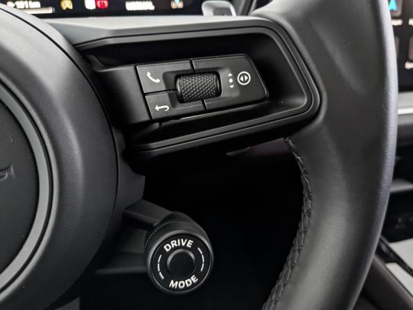 Porsche Cayenne III Рестайлинг с пробегом 2024 года, цена 15 350 000 рублей, 6692 км, внедорожник, Автокод Объявления