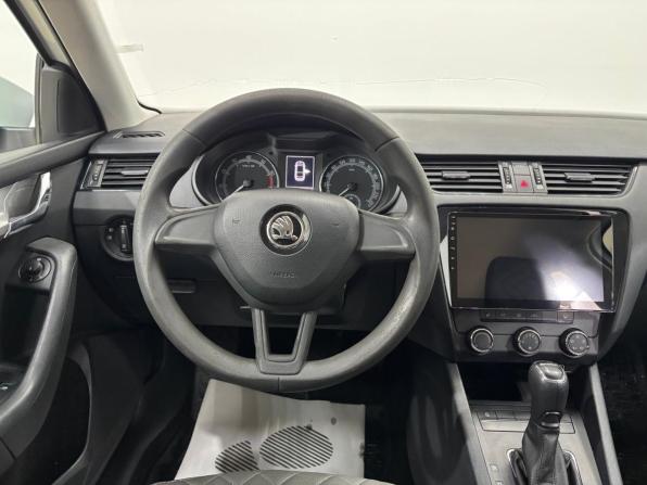Skoda Octavia III (A7) Рестайлинг с пробегом 2018 года, цена 1 080 000 рублей, 260200 км, лифтбек, Автокод Объявления