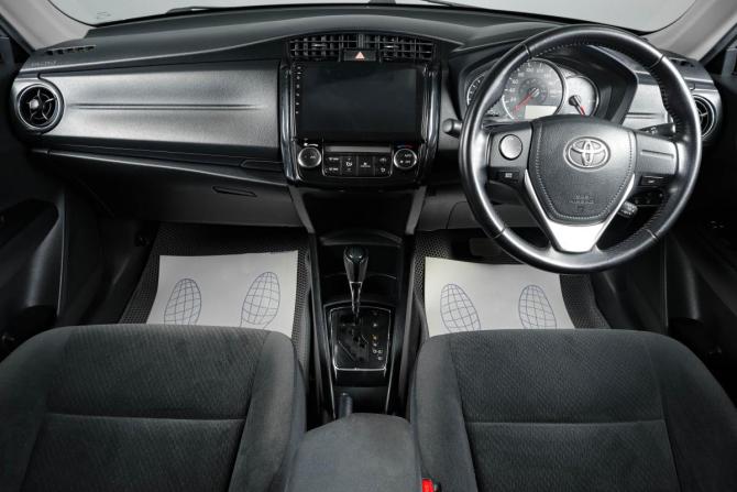 Toyota Corolla XI (E160 E170) Рестайлинг 2 с пробегом 2015 года, цена 1 289 000 рублей, 77000 км, седан, Автокод Объявления