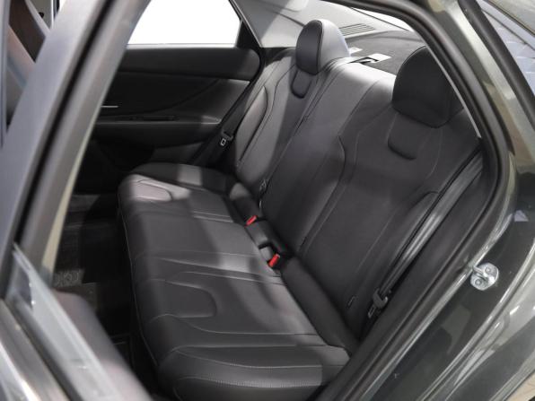 Hyundai Elantra VII (CN7) Рестайлинг с пробегом 2023 года, цена 2 199 000 рублей, 14081 км, седан, Автокод Объявления