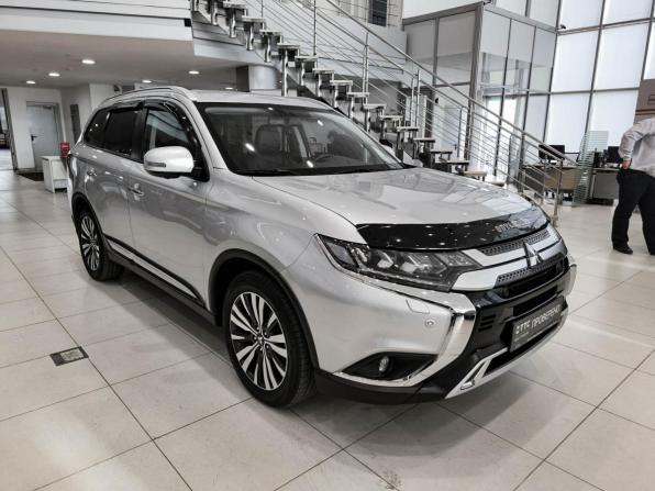 Mitsubishi Outlander III Рестайлинг 3 с пробегом 2021 года, цена 3 200 000 рублей, 67451 км, внедорожник, Автокод Объявления