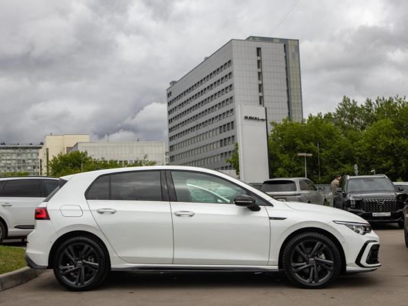 Volkswagen Golf VIII с пробегом 2021 года, цена 2 528 000 рублей, 26641 км, хэтчбек, Автокод Объявления
