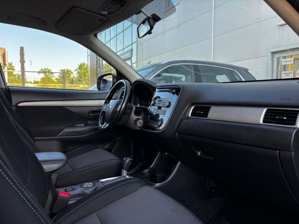 Mitsubishi Outlander III Рестайлинг 2 с пробегом 2016 года, цена 1 640 000 рублей, 181690 км, внедорожник, Автокод Объявления