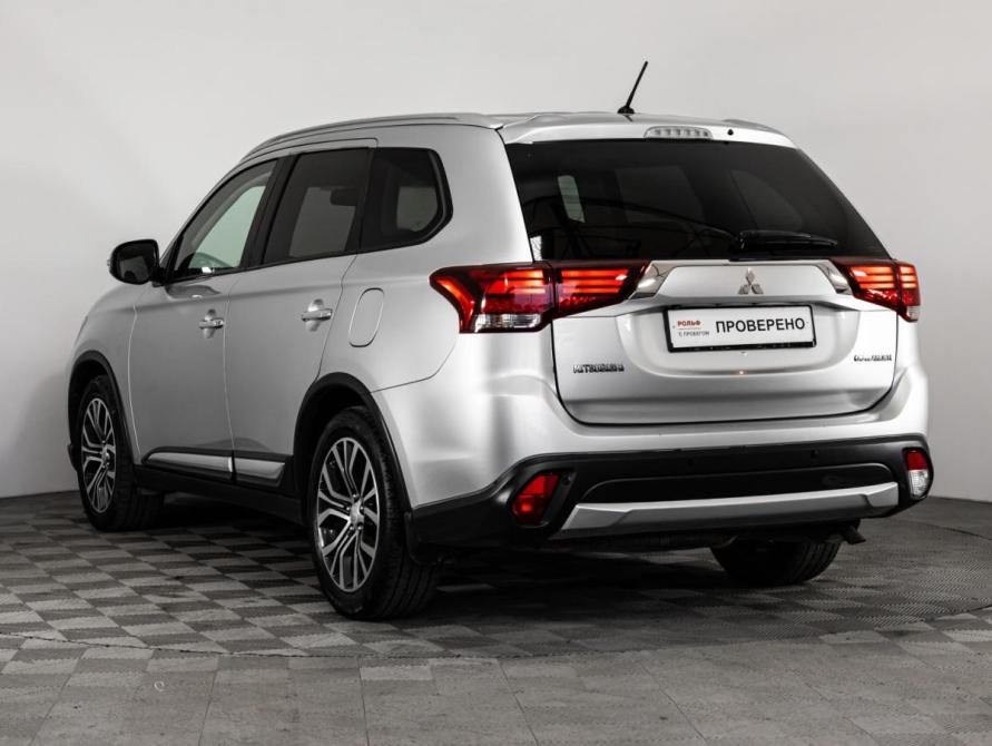 Mitsubishi Outlander III Рестайлинг 2 Санкт-Петербург  - изображение 8