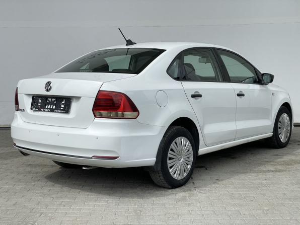 Volkswagen Polo V Рестайлинг с пробегом 2019 года, цена 950 000 рублей, 243000 км, седан, Автокод Объявления