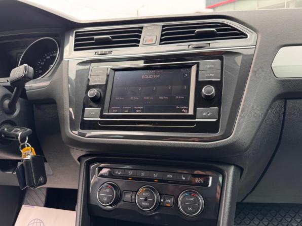 Volkswagen Tiguan II с пробегом 2018 года, цена 2 560 000 рублей, 123000 км, внедорожник, Автокод Объявления