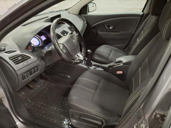 Renault Fluence I Рестайлинг с пробегом 2013 года, цена 590 000 рублей, 244231 км, седан, Автокод Объявления