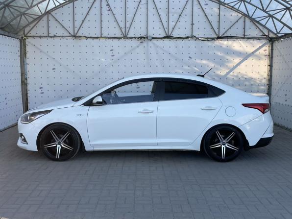 Hyundai Solaris II с пробегом 2017 года, цена 1 150 000 рублей, 186805 км, седан, Автокод Объявления