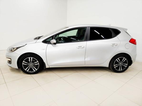 Kia Ceed II Рестайлинг с пробегом 2017 года, цена 953 800 рублей, 201935 км, хэтчбек, Автокод Объявления