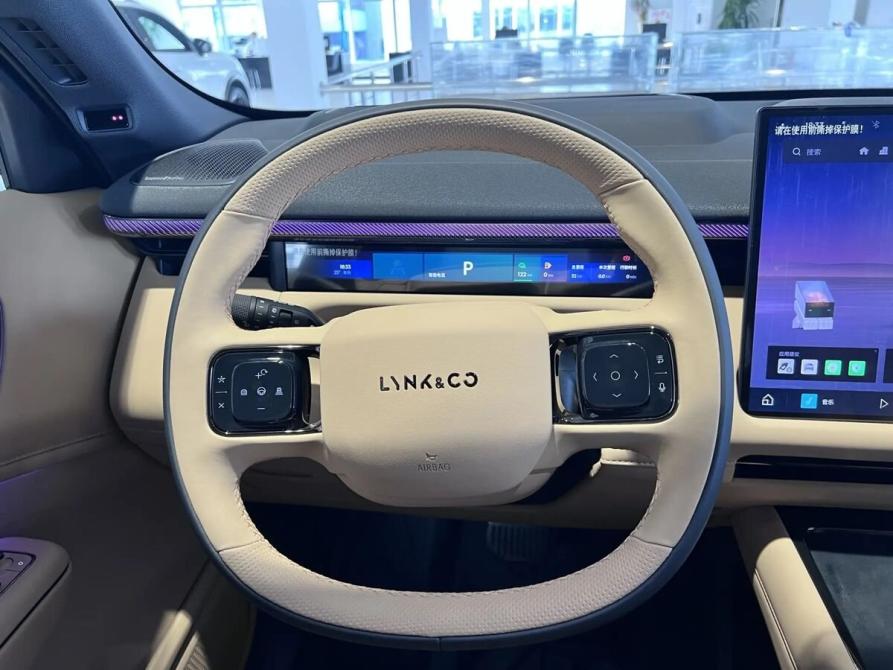 Lynk &amp; Co 900 Москва  - изображение 16
