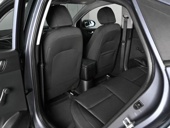Hyundai Solaris II с пробегом 2017 года, цена 1 369 000 рублей, 57119 км, седан, Автокод Объявления