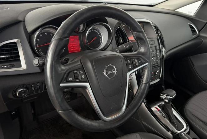 Opel Astra J Рестайлинг с пробегом 2014 года, цена 880 000 рублей, 91533 км, седан, Автокод Объявления