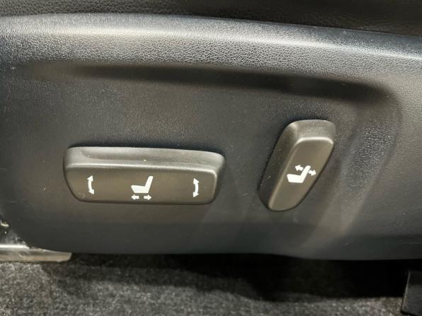 Toyota Hilux VIII с пробегом 2016 года, цена 2 980 000 рублей, 221754 км, offers.body_type.unknown, Автокод Объявления