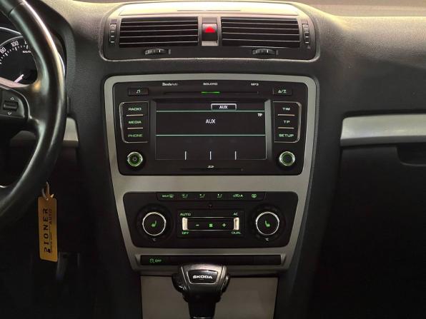 Skoda Octavia II (A5) Рестайлинг с пробегом 2013 года, цена 1 190 000 рублей, 140000 км, лифтбек, Автокод Объявления