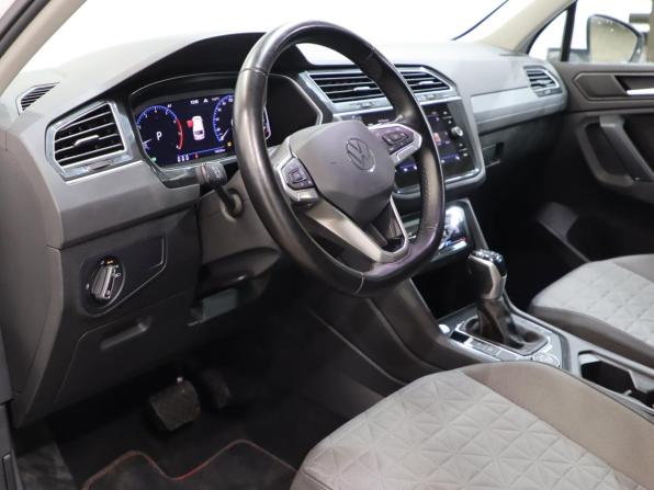Volkswagen Tiguan II Рестайлинг с пробегом 2021 года, цена 2 690 000 рублей, 100228 км, внедорожник, Автокод Объявления