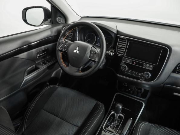 Mitsubishi Outlander III Рестайлинг 3 с пробегом 2019 года, цена 2 049 000 рублей, 102785 км, внедорожник, Автокод Объявления