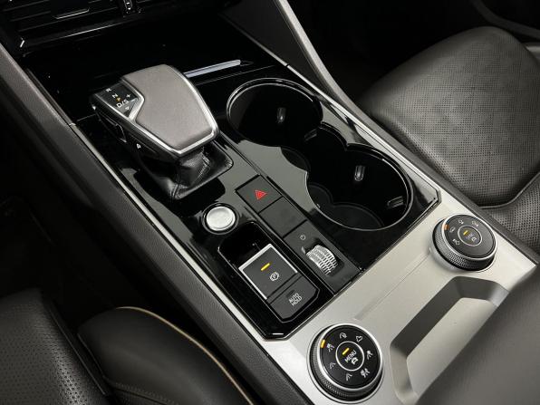 Volkswagen Touareg III с пробегом 2020 года, цена 4 500 000 рублей, 102000 км, внедорожник, Автокод Объявления