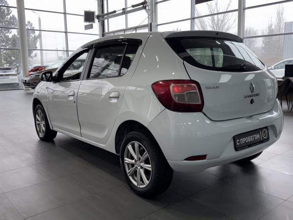 Renault Sandero II с пробегом 2015 года, цена 639 900 рублей, 128000 км, хэтчбек, Автокод Объявления