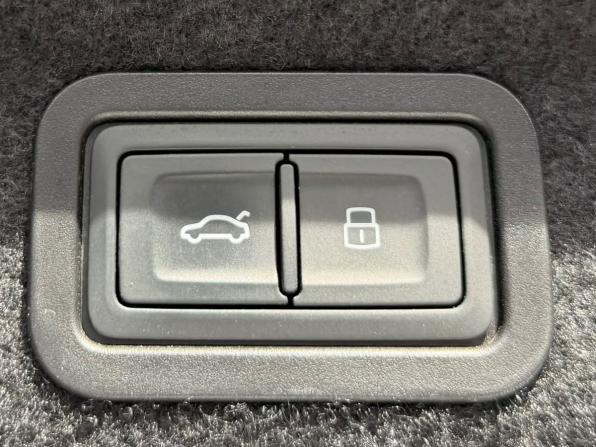 Audi A6 V (C8) с пробегом 2022 года, цена 5 190 000 рублей, 47964 км, седан, Автокод Объявления