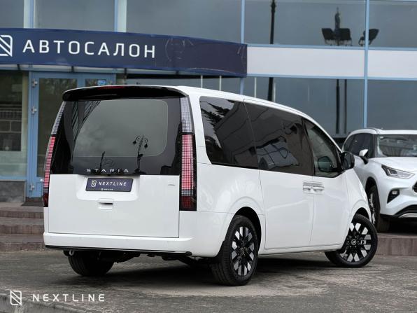 Новый Hyundai Staria I 2025 года, цена 9 990 000 рублей, минивэн, Автокод Объявления