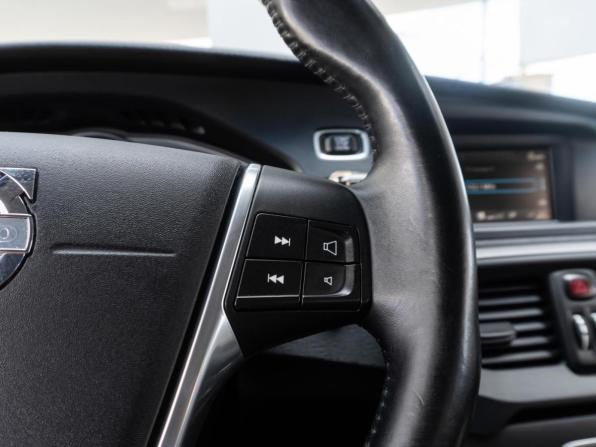 Volvo V40 Cross Country I с пробегом 2013 года, цена 1 335 000 рублей, 156310 км, хэтчбек, Автокод Объявления