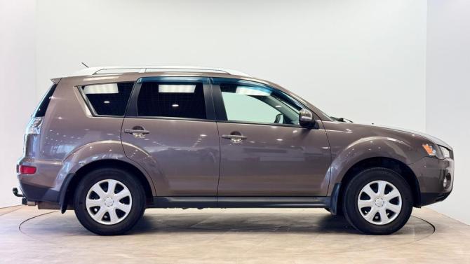 Mitsubishi Outlander II Рестайлинг с пробегом 2010 года, цена 895 000 рублей, 251678 км, внедорожник, Автокод Объявления