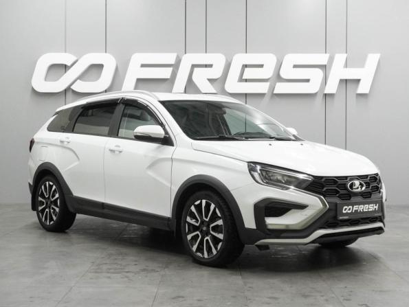 Lada (ВАЗ) Vesta I Рестайлинг (NG) с пробегом 2024 года, цена 1 399 000 рублей, 49979 км, седан, Автокод Объявления