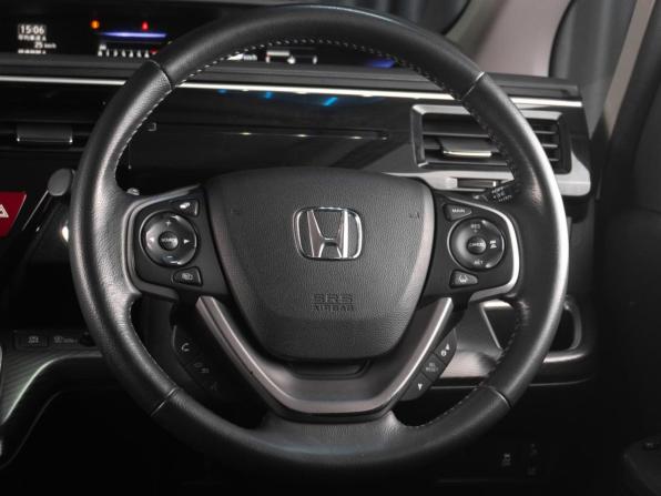 Honda Stepwgn V Рестайлинг с пробегом 2020 года, цена 2 149 000 рублей, 140901 км, минивэн, Автокод Объявления