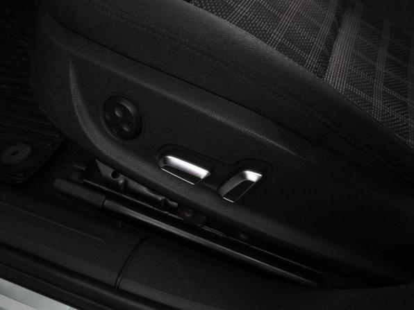 Audi A4 IV (B8) Рестайлинг с пробегом 2012 года, цена 1 099 000 рублей, 304751 км, седан, Автокод Объявления