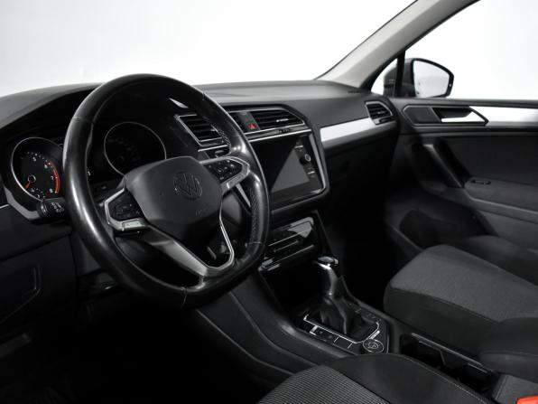 Volkswagen Tiguan II Рестайлинг с пробегом 2021 года, цена 1 919 000 рублей, 184951 км, внедорожник, Автокод Объявления