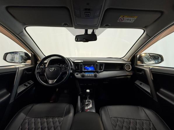 Toyota RAV4 IV (XA40) Рестайлинг с пробегом 2018 года, цена 2 490 000 рублей, 101792 км, внедорожник, Автокод Объявления