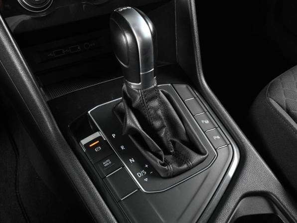 Volkswagen Tiguan II с пробегом 2018 года, цена 2 329 000 рублей, 131458 км, внедорожник, Автокод Объявления