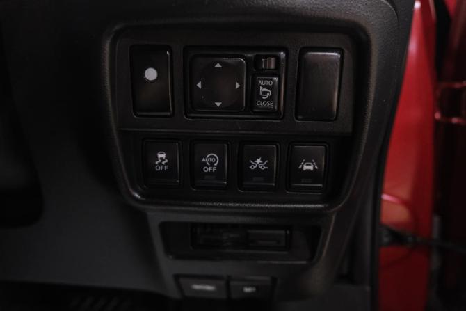 Nissan Juke I Рестайлинг с пробегом 2019 года, цена 1 619 000 рублей, 182067 км, внедорожник, Автокод Объявления
