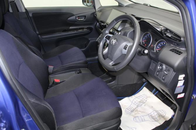 Toyota Wish II Рестайлинг с пробегом 2012 года, цена 1 229 000 рублей, 158000 км, минивэн, Автокод Объявления