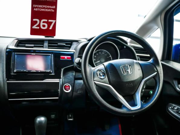 Honda Fit III Рестайлинг с пробегом 2017 года, цена 1 050 000 рублей, 142305 км, хэтчбек, Автокод Объявления