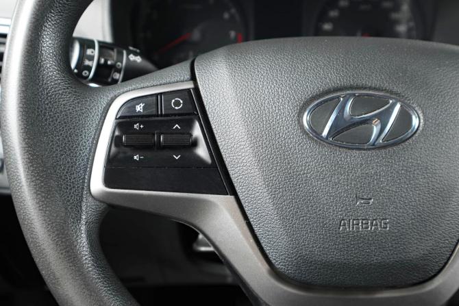 Hyundai Solaris II с пробегом 2019 года, цена 1 299 000 рублей, 138000 км, седан, Автокод Объявления