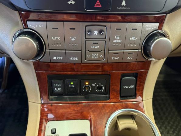 Toyota Highlander II (XU40) Рестайлинг с пробегом 2011 года, цена 1 750 000 рублей, 290190 км, внедорожник, Автокод Объявления