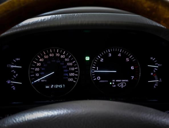 Lexus LX II Рестайлинг с пробегом 2006 года, цена 2 700 000 рублей, 213455 км, внедорожник, Автокод Объявления