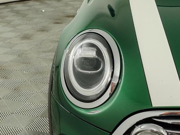 Mini Hatch III (F55/F56) Рестайлинг с пробегом 2021 года, цена 2 099 000 рублей, 99885 км, хэтчбек, Автокод Объявления