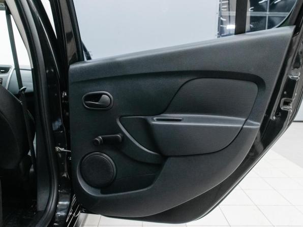 Renault Sandero II с пробегом 2018 года, цена 1 049 000 рублей, 64784 км, хэтчбек, Автокод Объявления