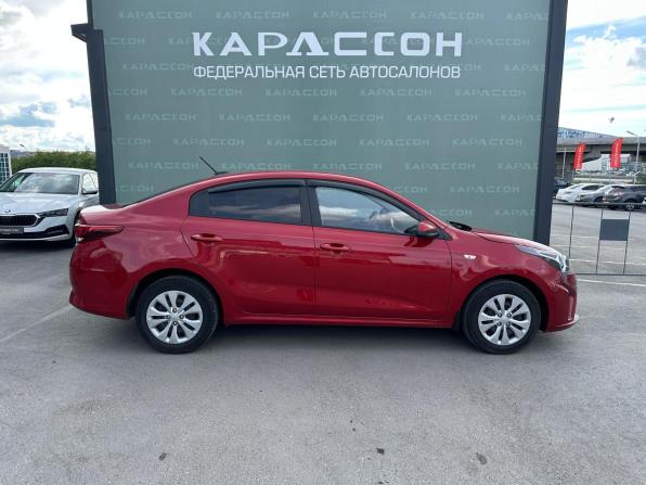 Kia Rio IV Рестайлинг с пробегом 2021 года, цена 1 719 000 рублей, 71757 км, седан, Автокод Объявления