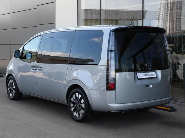 Hyundai Staria I с пробегом 2022 года, цена 4 950 000 рублей, 20013 км, минивэн, Автокод Объявления